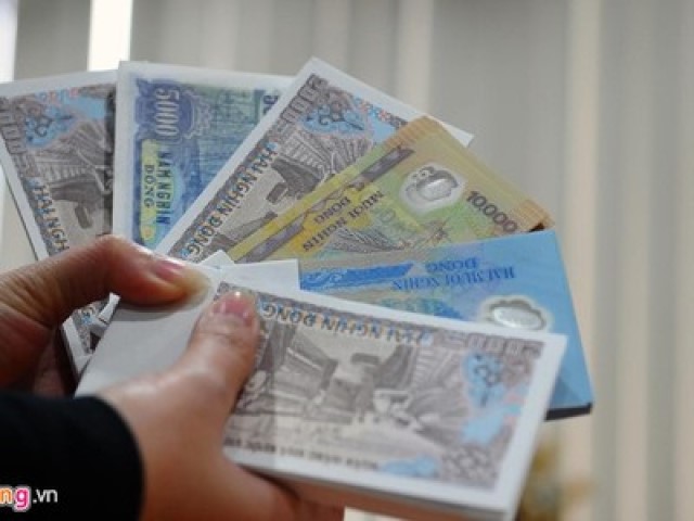 Tiền mặt của Việt Nam gồm tiền giấy và tiền polymer.